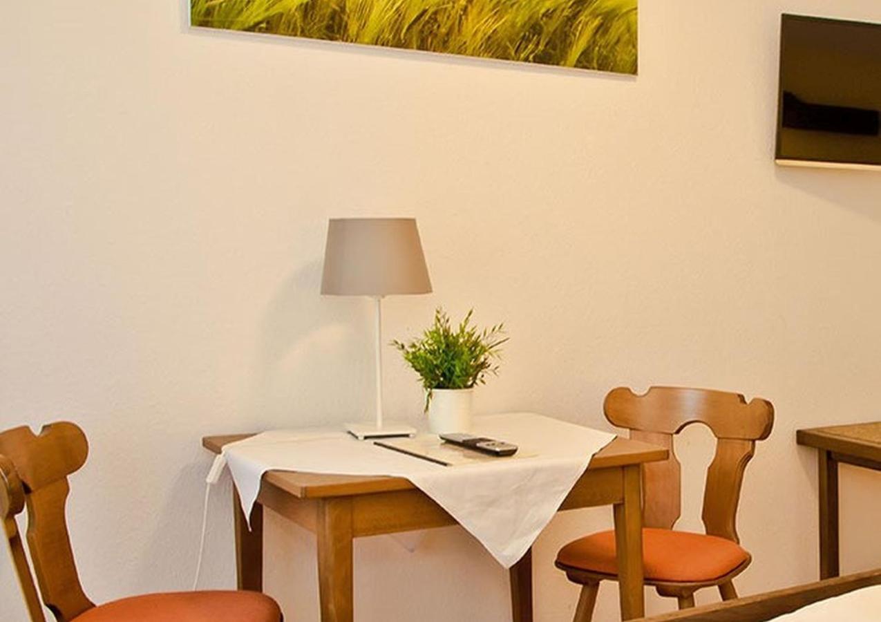 Landhotel Dorfschmiede Konditorei-Cafe-Restaurant Хёхеншванд Экстерьер фото